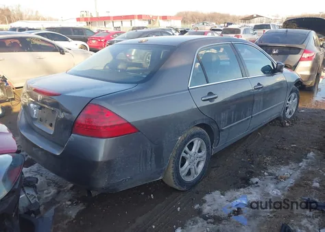 2006 Honda Accord 2.4 Ex z USA, uszkodzony, nr VIN 1HGCM56866A075737